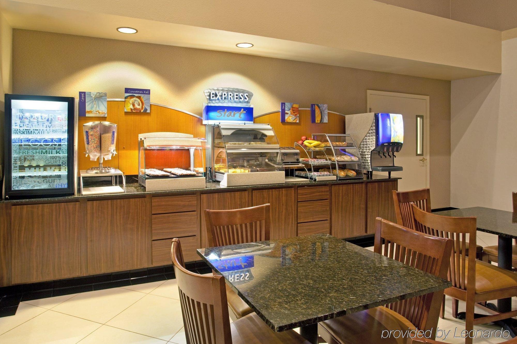 Holiday Inn Express & Suites Rancho Mirage - Palm Spgs Area, An Ihg Hotel Restaurant photo